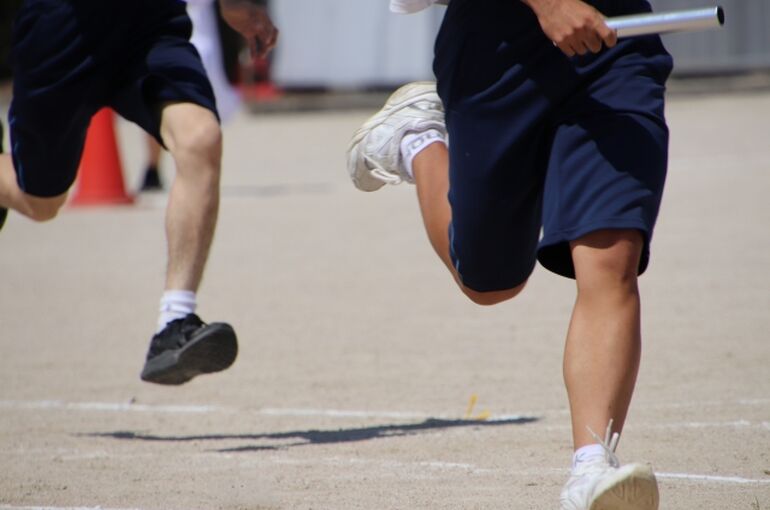 筋トレする男性