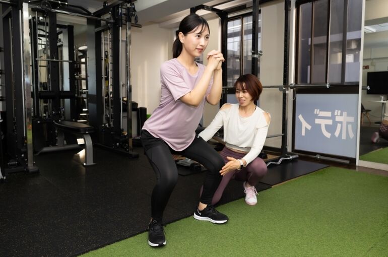 女性