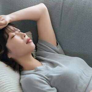 女性