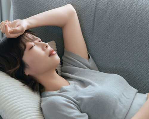 女性